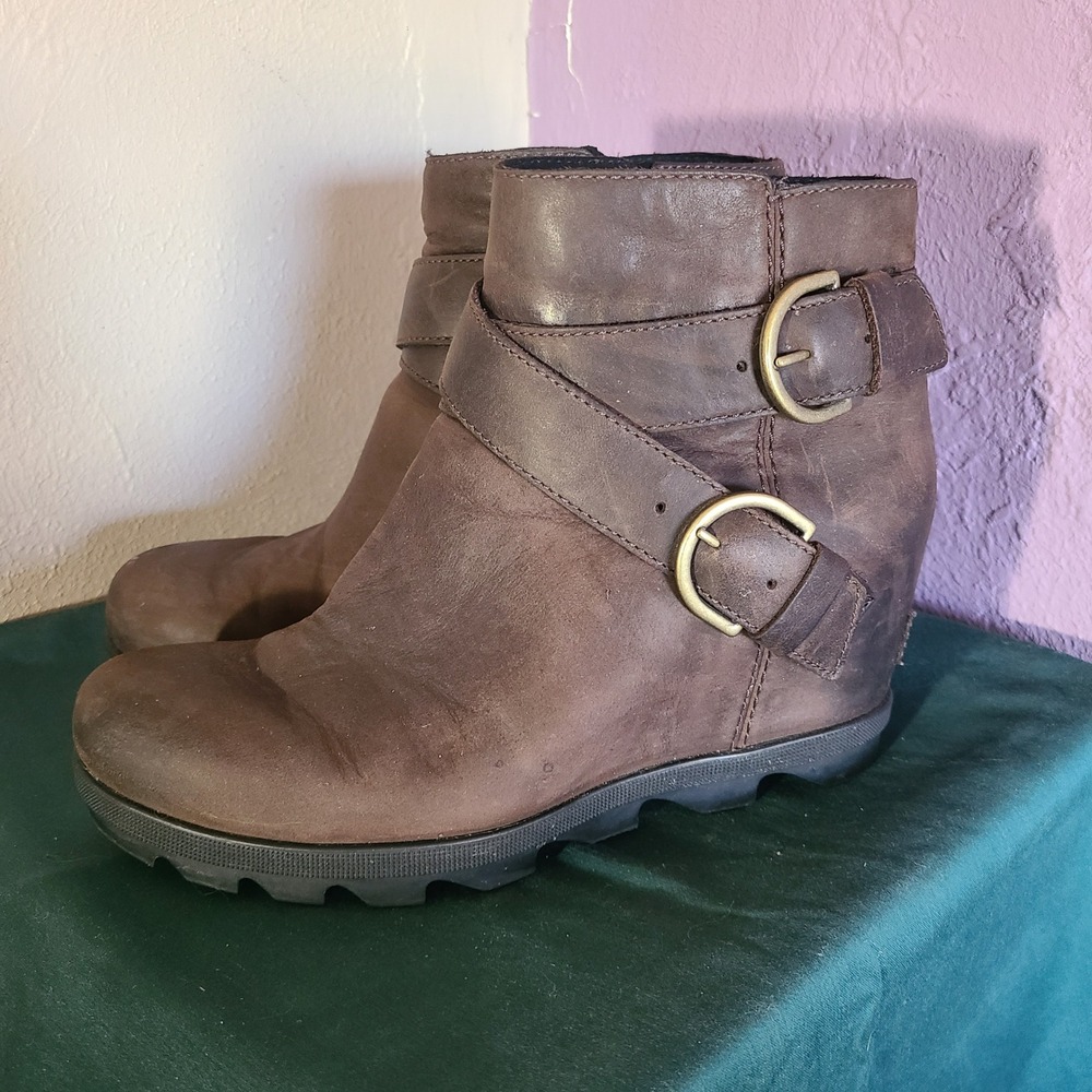 Sorel Joan of Arctic Wedge Buckle WP Women 8 Brown Oiled Leather Ankle Boots